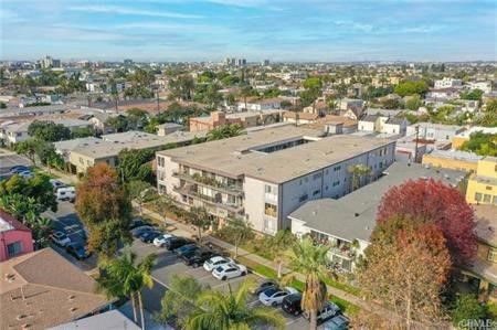 $429,000 | 1329 East 1st Street, Unit 11 | Alamitos Beach