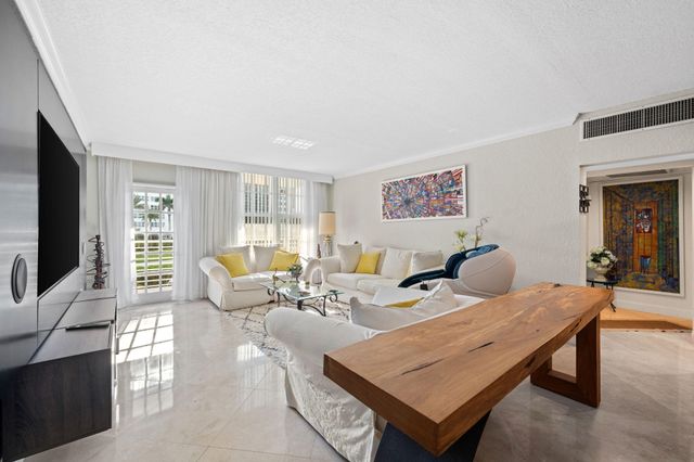 $590,000 | 2851 South Ocean Boulevard, Unit 2A | Deerfield Beach Island