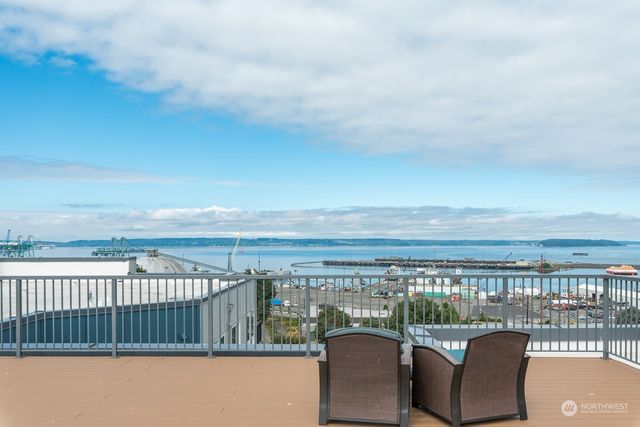 $429,500 | 2824 Grand Avenue, Unit A212 | Bayside