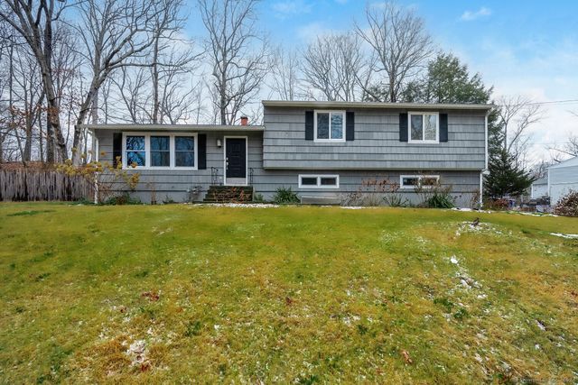 $475,000 | 30 Chalk Hill Road | Monroe