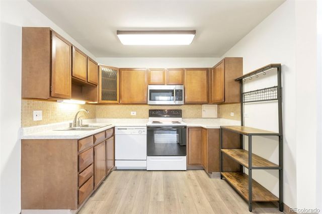 $1,375 | 9150 Center Avenue, Unit 12B | Windsor Gardens