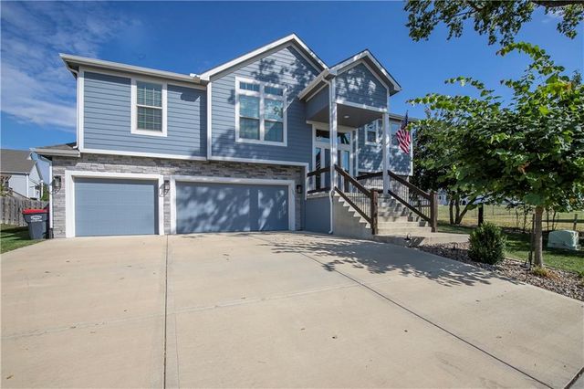 $424,900 | 1301 North 160th Terrace | Basehor