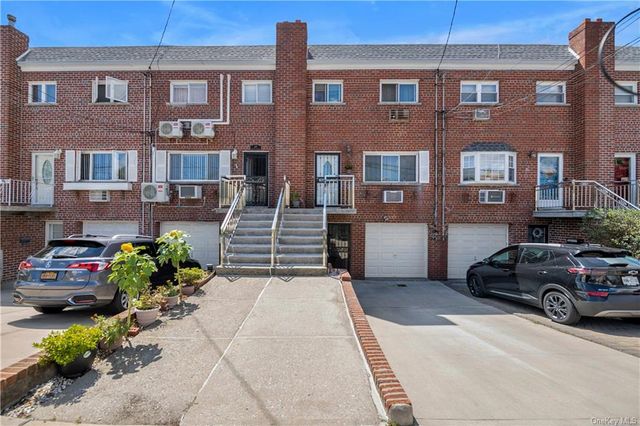 $719,000 | 909 Vincent Avenue | Throgs Neck