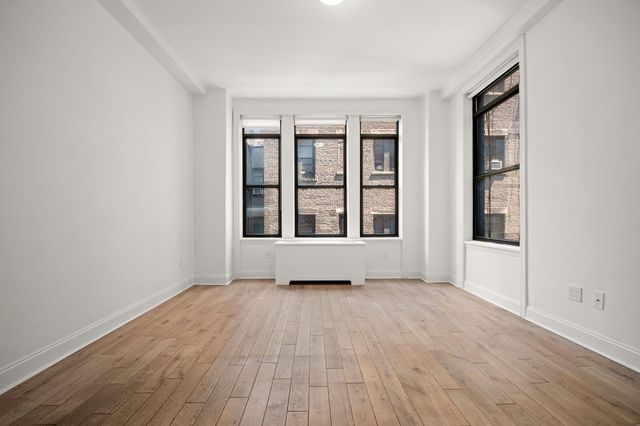 $2,800 | 347 West 55th Street, Unit 8K | Hell's Kitchen