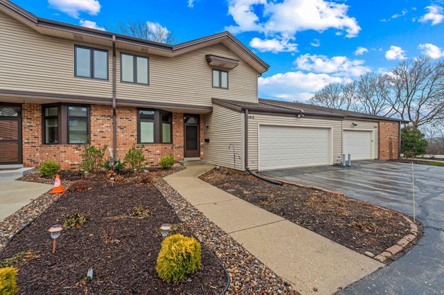 $359,900 | 890 Pilgrim Parkway | Elm Grove