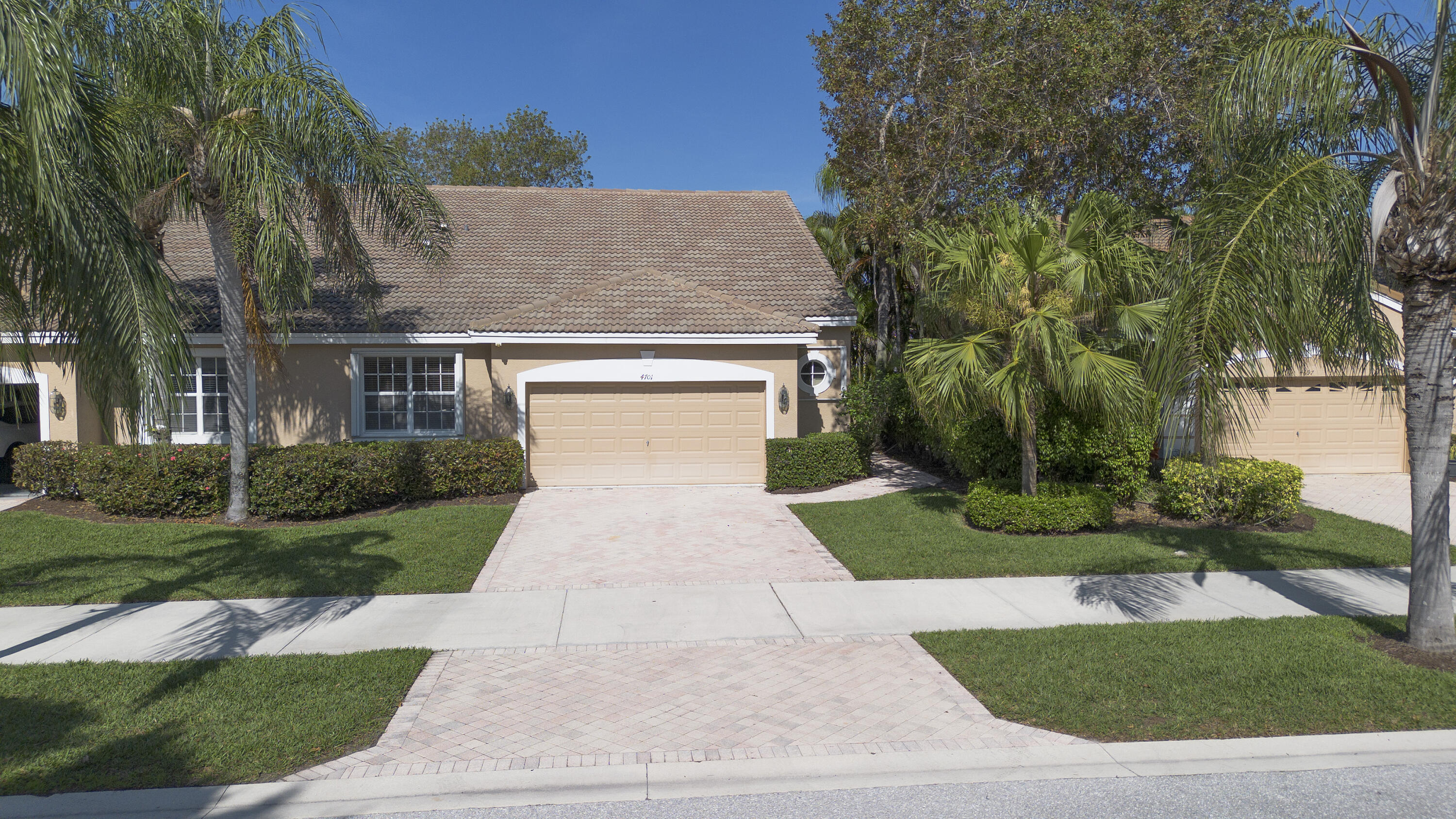 front view of house with a yard