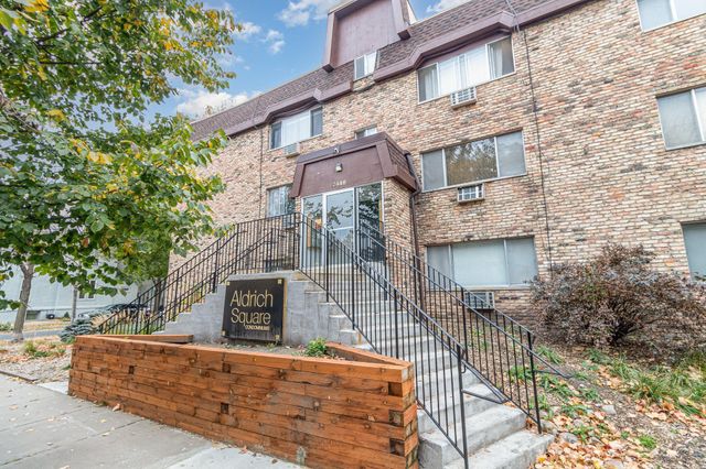 $1,490 | 2446 Aldrich Avenue South, Unit 202 | Lowry Hill East