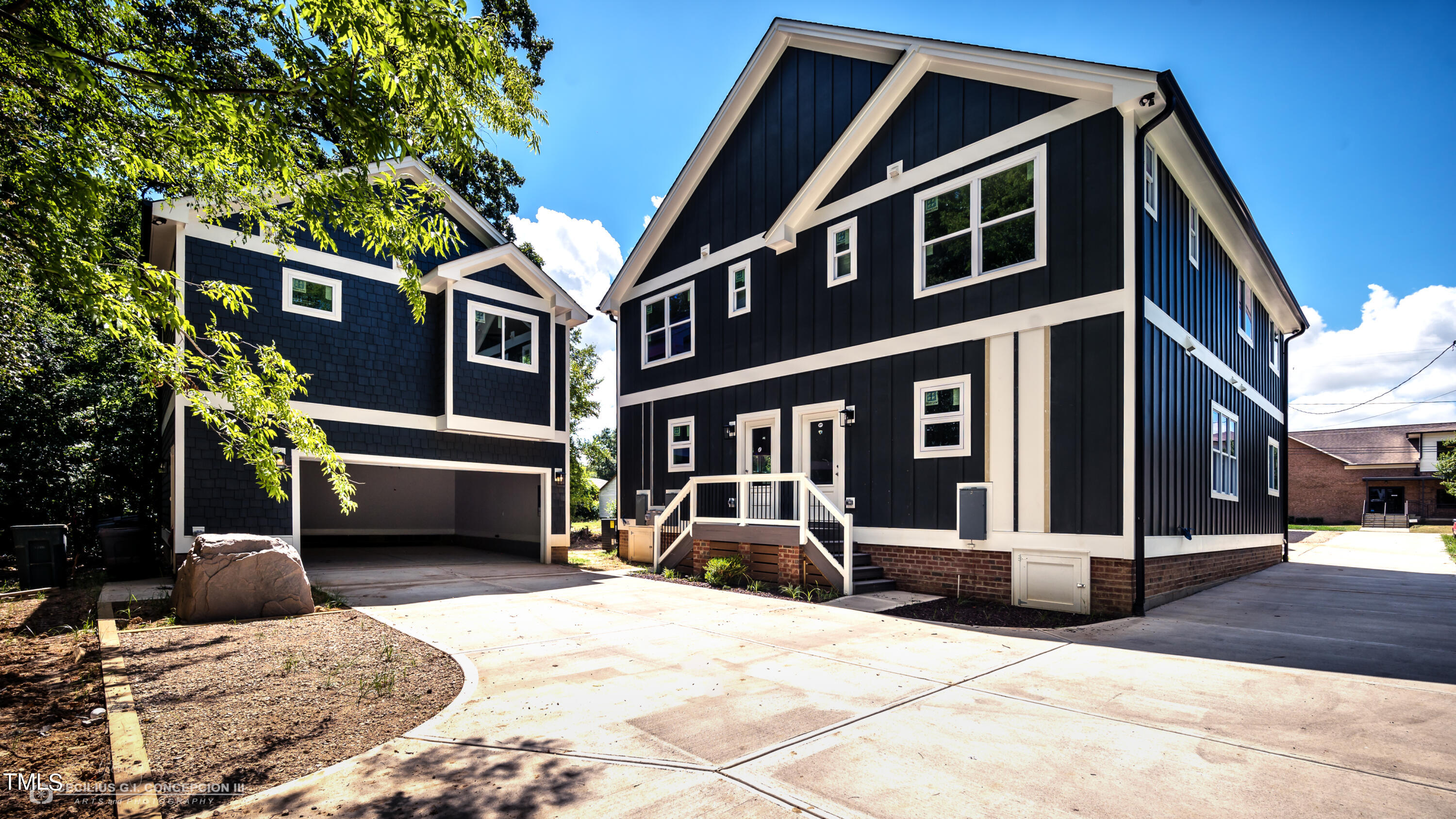 a house view with a outdoor space