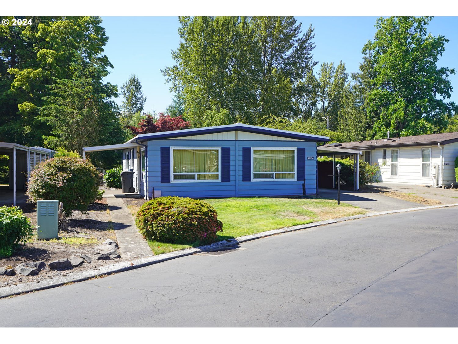 a view of outdoor space yard and front view of a house