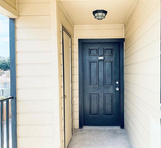 $1,250 | 3022 Forest Lane, Unit 406 | Northwest Dallas