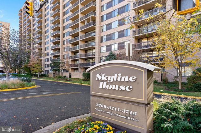 $345,000 | 3713 South George Mason Drive, Unit 212 | Skyline House