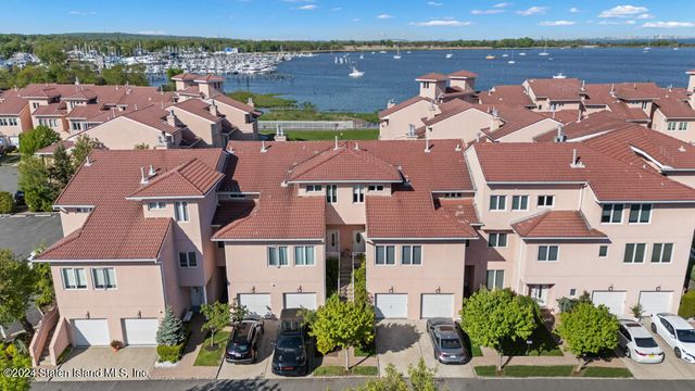 $800,000 | 17 Harbour Court | Great Kills