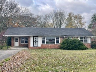 front view of house with a yard