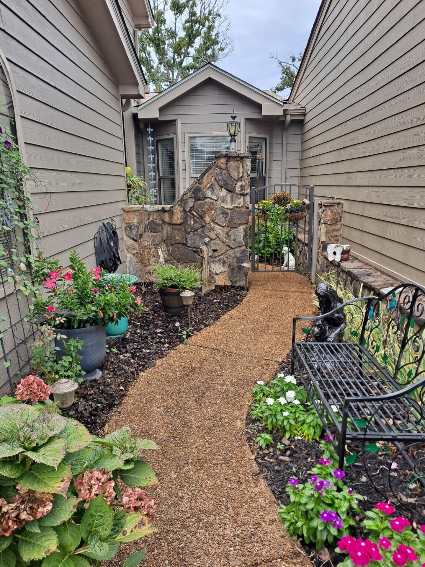 Courtyard to enter home.