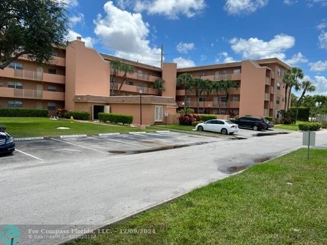 $2,100 | 3110 North Pine Island Road, Unit 403 | Spring Tree