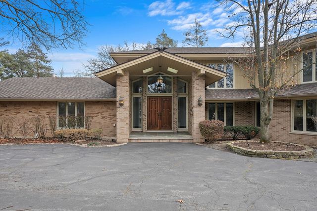 $1,800,000 | 411 Woodland Court | Glenview