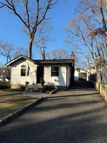 $479,999 | 5 Lafayette Avenue | Lake Ronkonkoma