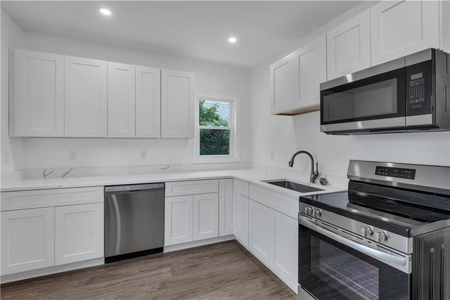 $2,200 | 1320 Elmwood Avenue, Unit 2 | Park View