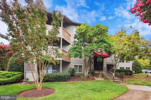 $3,100 | 7034 Harbour Village Court, Unit 202 | Villages of Chesapeake Harbour Village