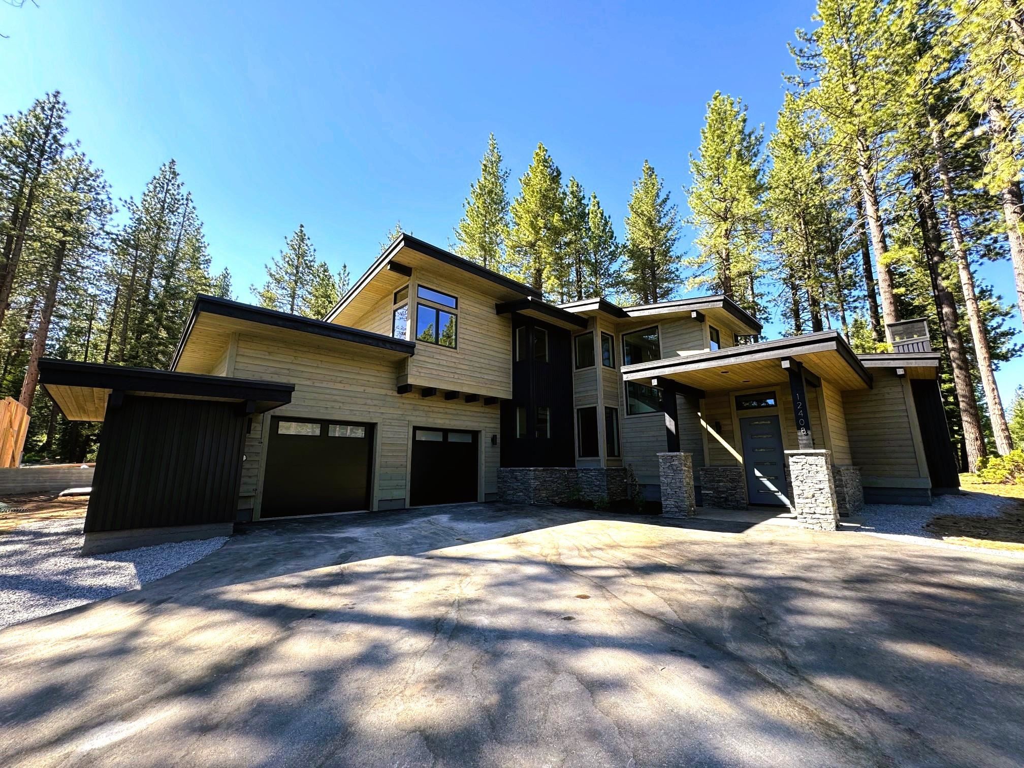 a view of a house with a garage