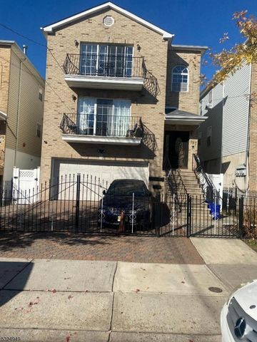 $2,800 | 197 Badger Avenue | Lower Clinton Hill