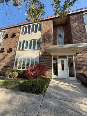 $225,000 | 701 Busse Highway, Unit 2C | Park Ridge