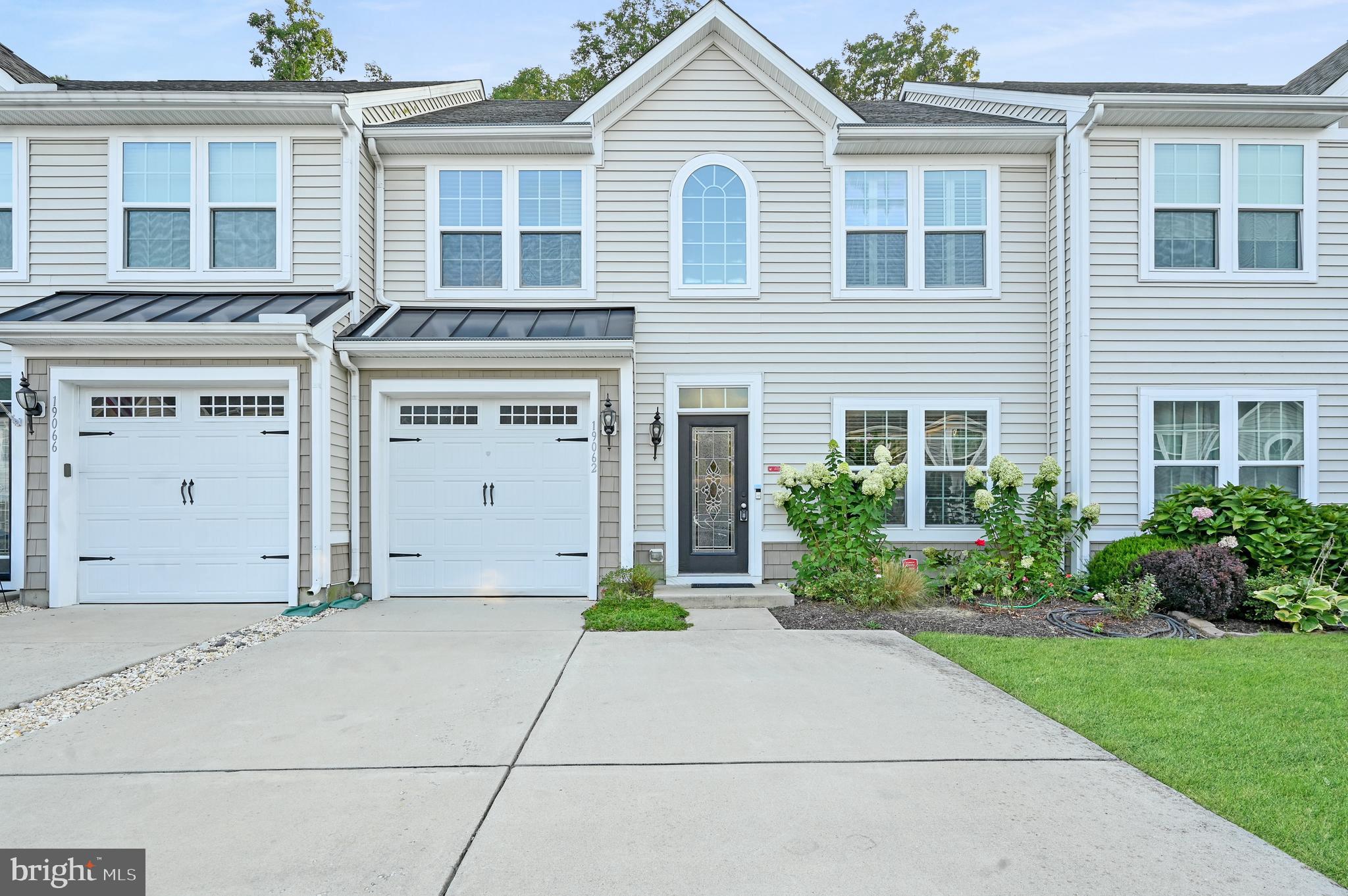 front view of house with a yard