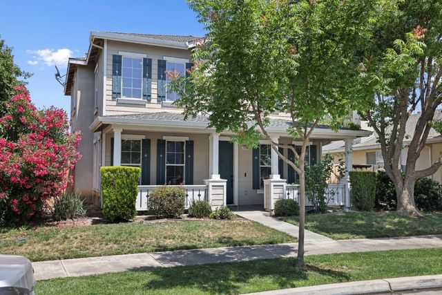 $560,000 | 1740 Vintage Circle | Oakdale