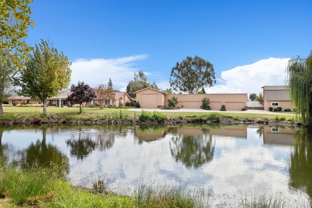 $1,290,000 | 8117 North Fowler Avenue | Dry Creek Preserve