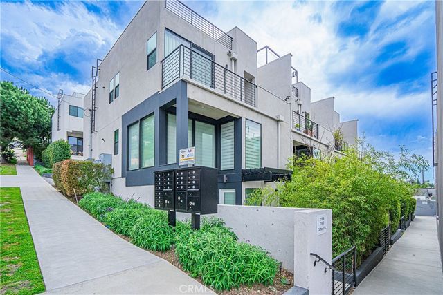 $1,289,000 | 2160 Clifford Street | Echo Park