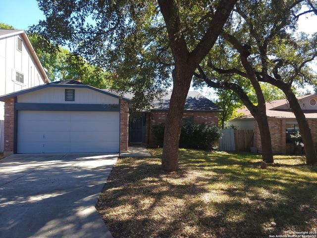 $1,695 | 11418 Cedar Park | Hunter's Chase