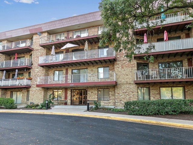 $199,999 | 5450 Astor Lane, Unit 315 | Rolling Meadows