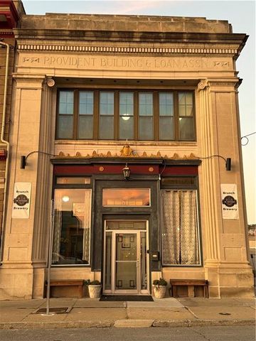 $650,000 | 513 Francis Street | St. Joseph Commerce and Banking Historic District