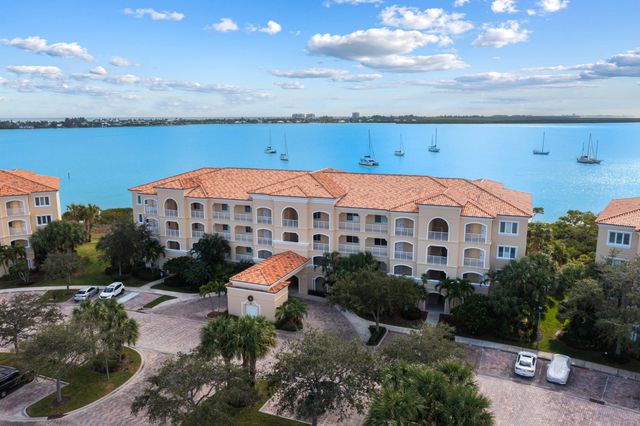 $579,000 | 22 Harbour Isle Drive West, Unit 303 | Harbour Isle at Hutchinson Island