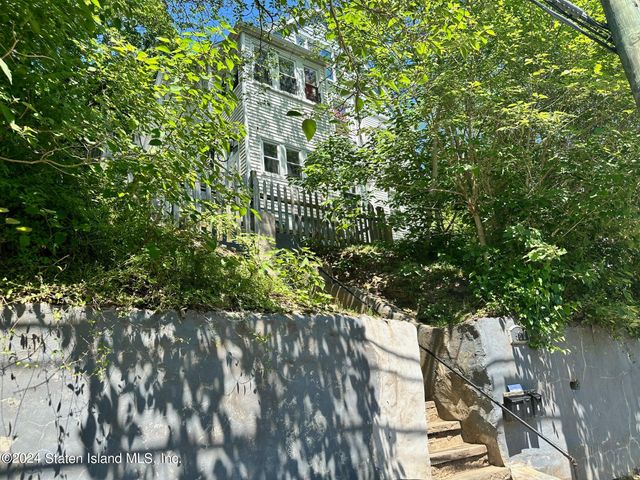 $730,000 | 580 Van Duzer Street | Grymes Hill