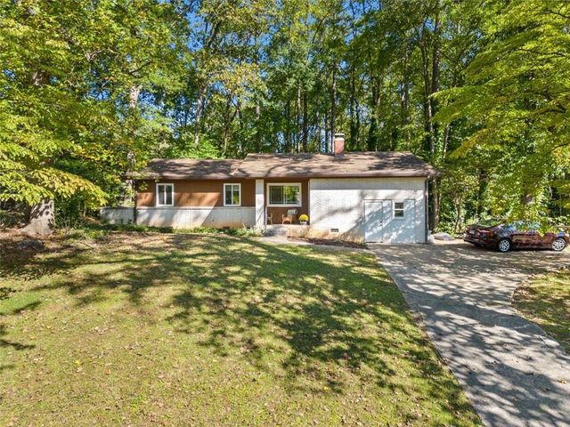 $380,000 | 5051 Heather Road Southeast | Kenwood