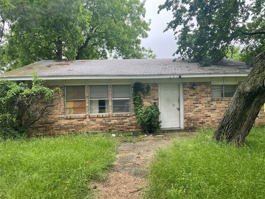 a view of outdoor space of a house