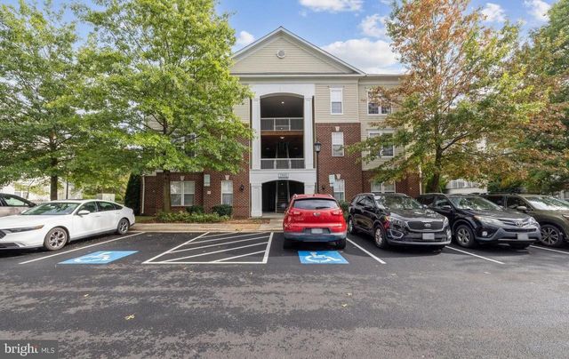 $1,895 | 22655 Blue Elder Terrace, Unit 201 | Summerfield at Brambleton Town