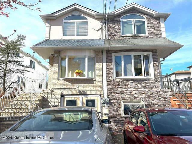 $768,888 | 523 Lynn Street | Oakwood Beach