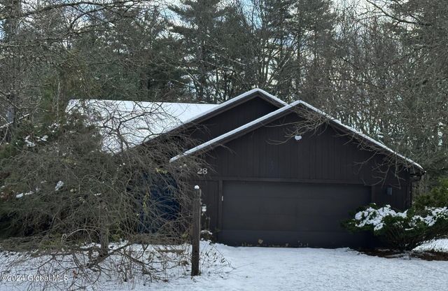 $3,150 | 28 Meadow Rue Place | Luther Forest