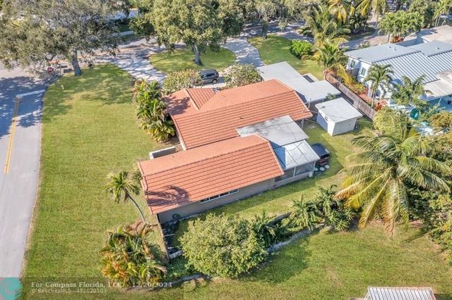 $980,000 | 4000 Northeast 22nd Avenue | Venetian Isles