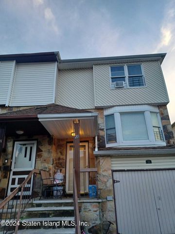 $809,000 | 20 Field Street | Willowbrook