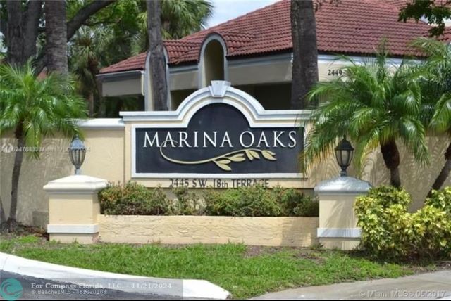 $2,300 | 2550 Southwest 18th Terrace, Unit 1810 | Marina Oaks