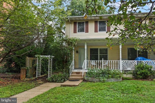 $660,000 | 3342 Commonwealth Avenue | Potomac West