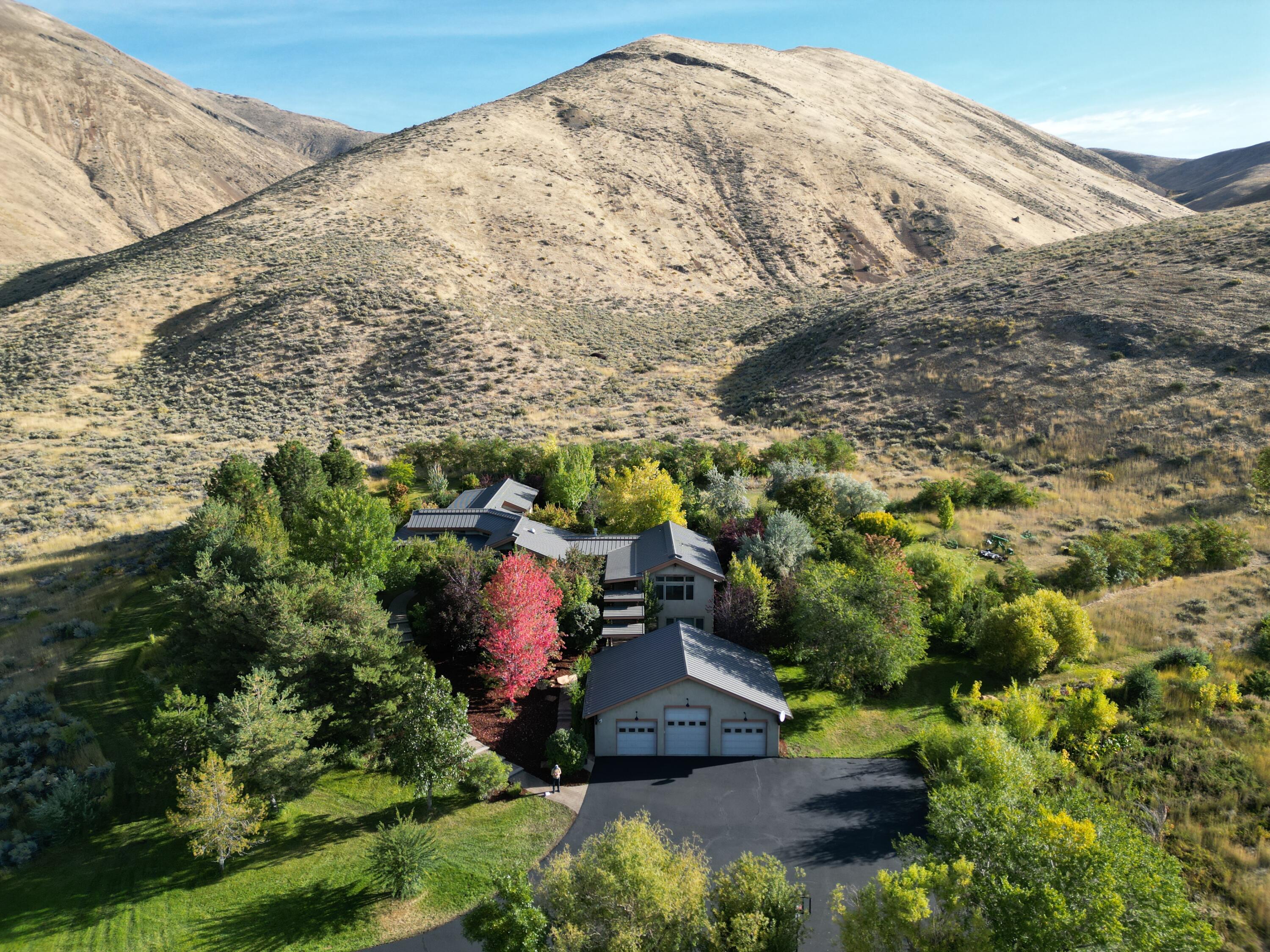 1 aerial looking NW with Mtn tops