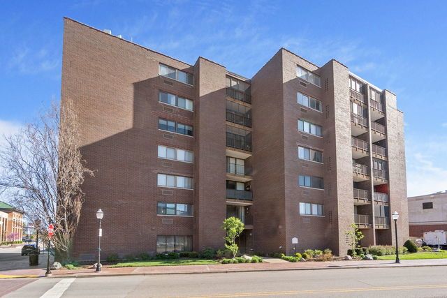 $199,000 | 11 West Green Street, Unit 503 | Bensenville