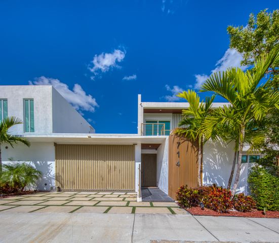 $1,650,000 | 714 6th Avenue North | Mango Groves