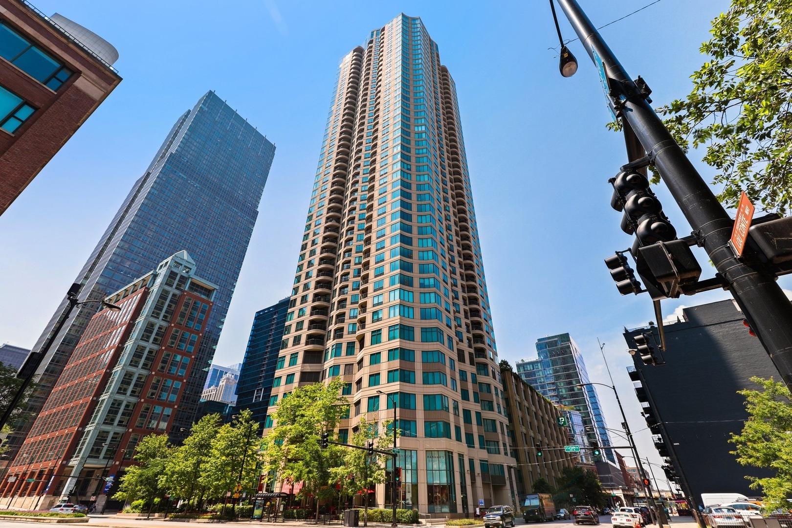 400 North LaSalle Drive, Unit 1112, Chicago, IL 60654 | Compass