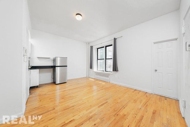 $390,000 | 102 West 80th Street, Unit 74 | Upper West Side