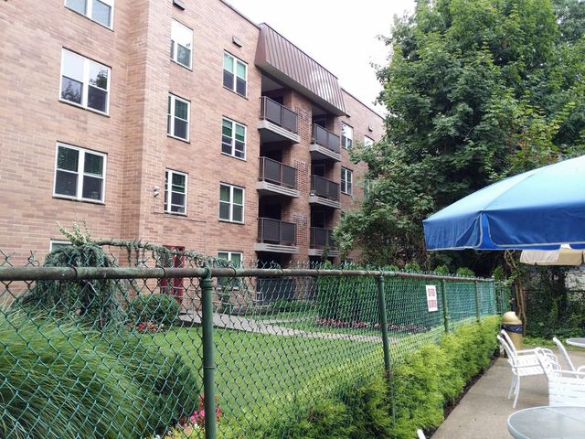 $4,275 | 360 Central Avenue, Unit 304 | Lawrence